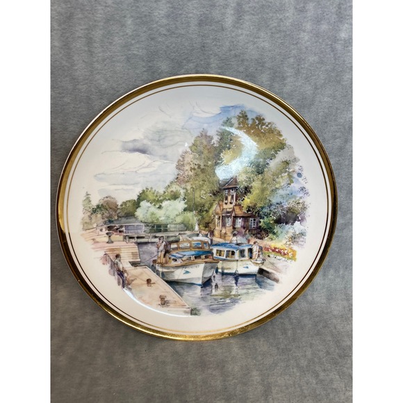 Guardian England's 4 Seasons Summer on the Thames Decorative Plate Gold Trim - Picture 4 of 4